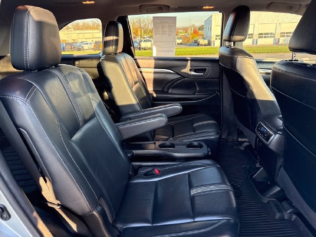 2017 Toyota Highlander SE