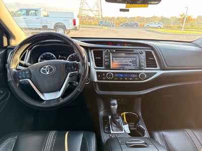 2017 Toyota Highlander SE