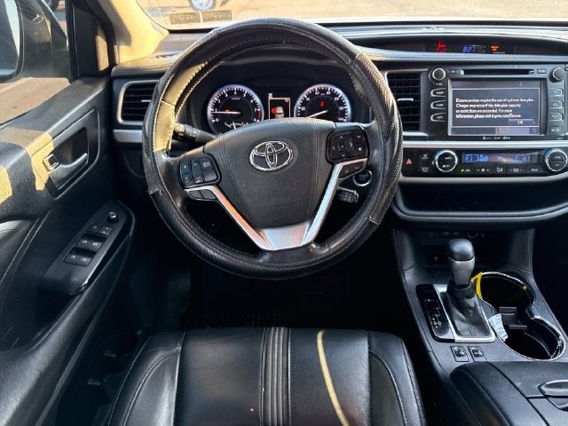 2017 Toyota Highlander SE