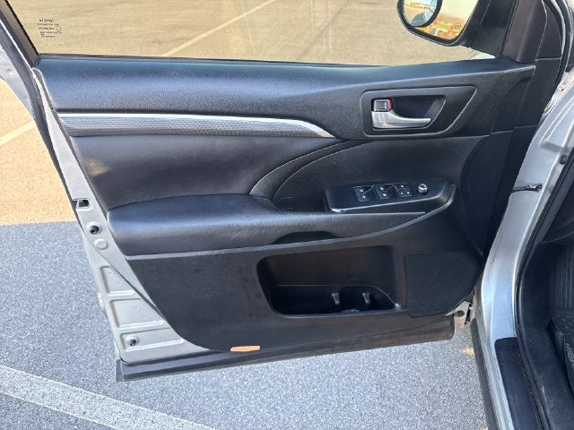 2017 Toyota Highlander SE