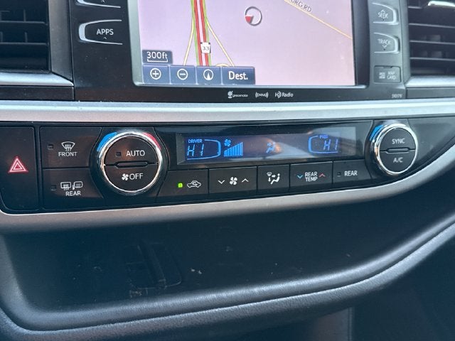 2017 Toyota Highlander SE