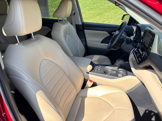 2023 Toyota Highlander Hybrid XLE