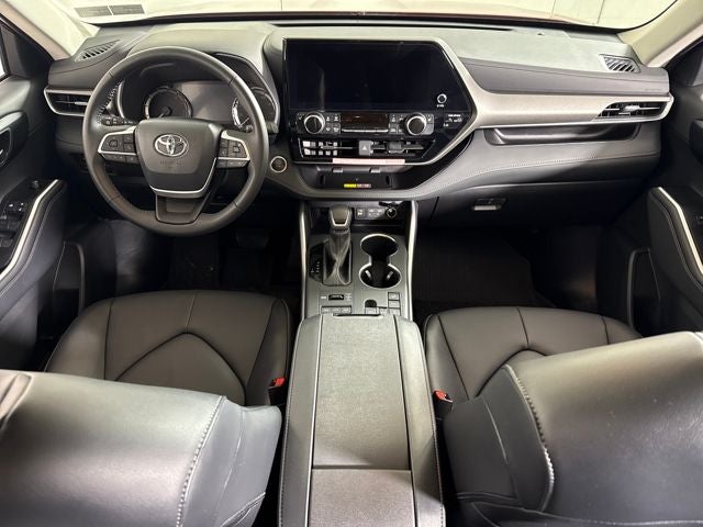 2025 Toyota Highlander XLE