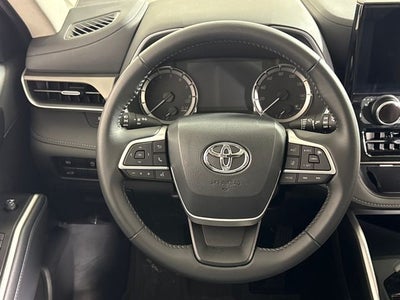 2025 Toyota Highlander XLE