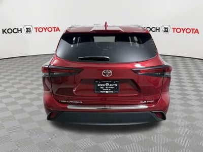 2025 Toyota Highlander XLE