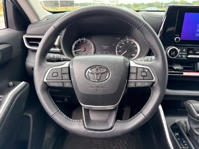 2025 Toyota Highlander LE