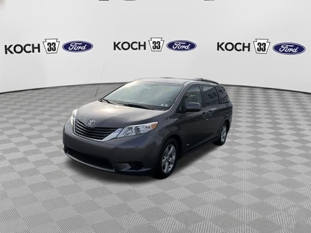 2014 Toyota Sienna LE 8 Passenger