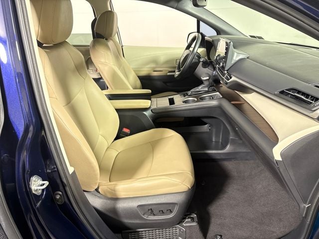2022 Toyota Sienna XLE 7 Passenger
