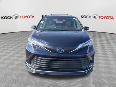 2022 Toyota Sienna XLE