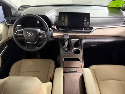 2022 Toyota Sienna XLE 7 Passenger