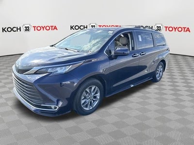 2022 Toyota Sienna XLE