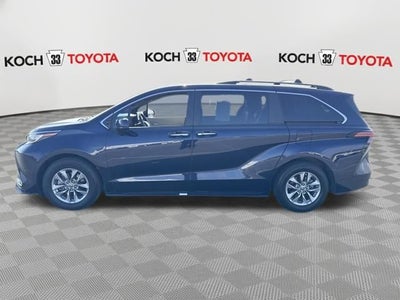 2022 Toyota Sienna XLE