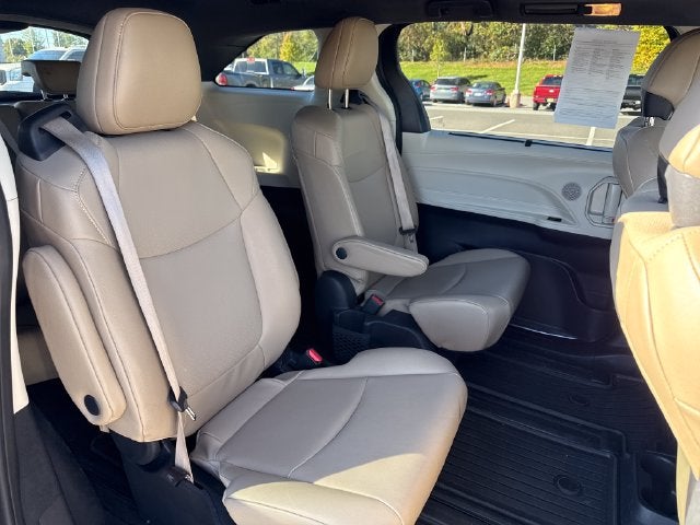 2022 Toyota Sienna XLE 7 Passenger