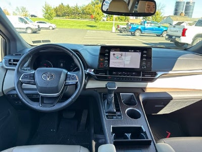 2022 Toyota Sienna XLE 7 Passenger