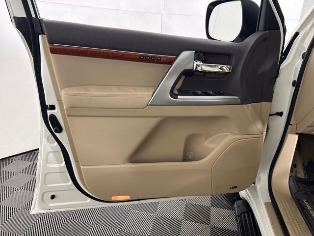 2013 Toyota Land Cruiser Base