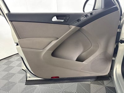 2010 Volkswagen Tiguan SE 4Motion
