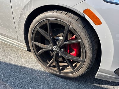 2024 Volkswagen Golf GTI SE