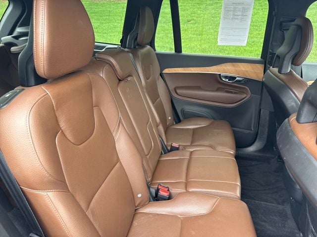 2022 Volvo XC90 T6 Momentum