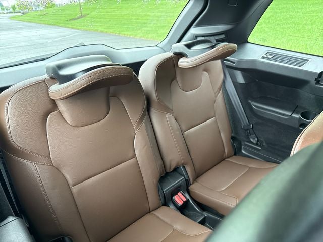 2022 Volvo XC90 T6 Momentum