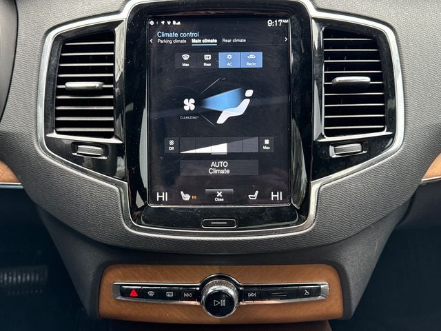2022 Volvo XC90 T6 Momentum