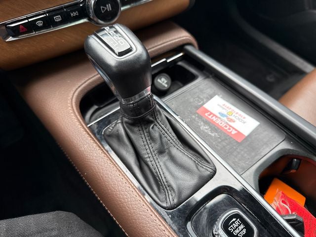 2022 Volvo XC90 T6 Momentum