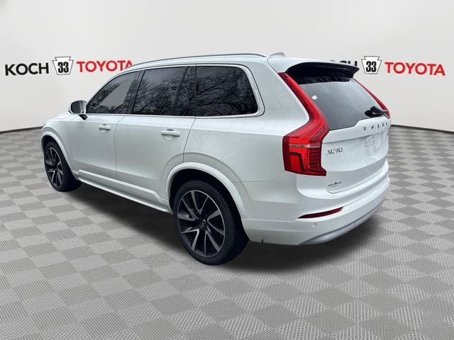 2022 Volvo XC90 T6 Momentum